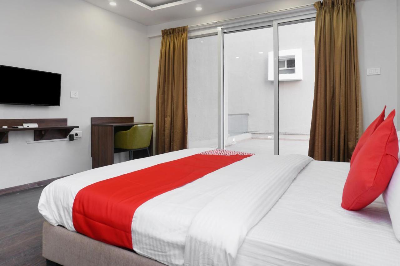Oyo 16832 Hotel I Suite 2 Mangvadi 外观 照片