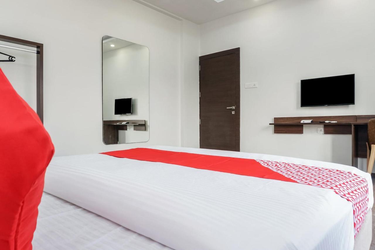 Oyo 16832 Hotel I Suite 2 Mangvadi 外观 照片