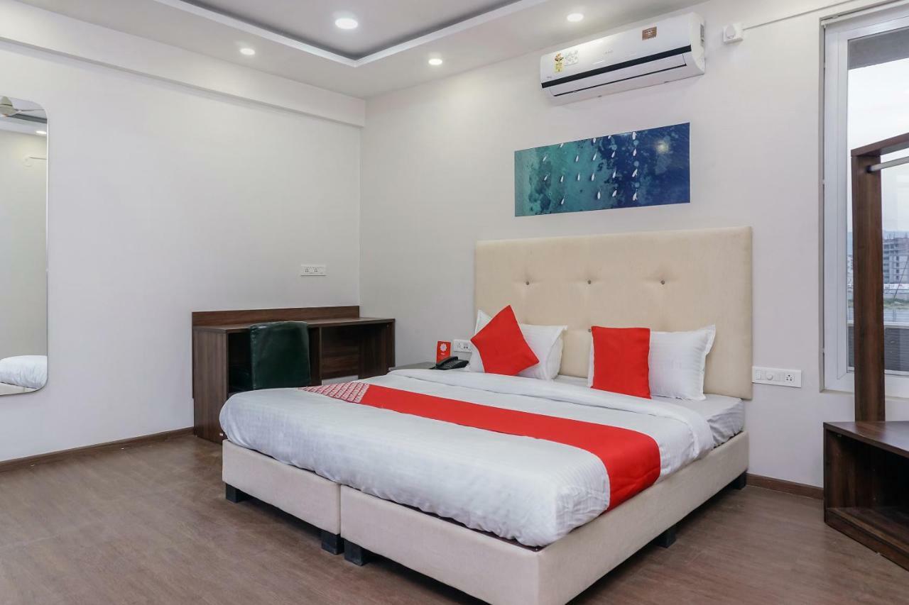 Oyo 16832 Hotel I Suite 2 Mangvadi 外观 照片